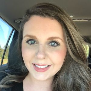 Meet your Posher, Whitney